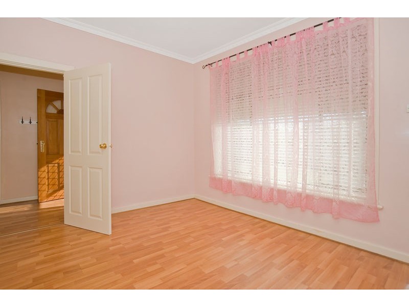 6 Beverley Crescent, Beverley SA 5009