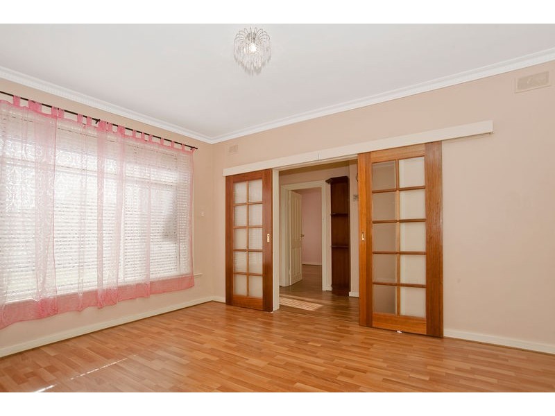 6 Beverley Crescent, Beverley SA 5009