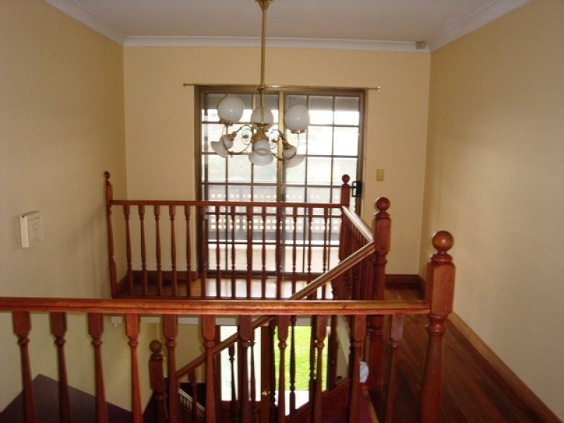 15 Lepena Crescent, Hallett Cove SA 5158