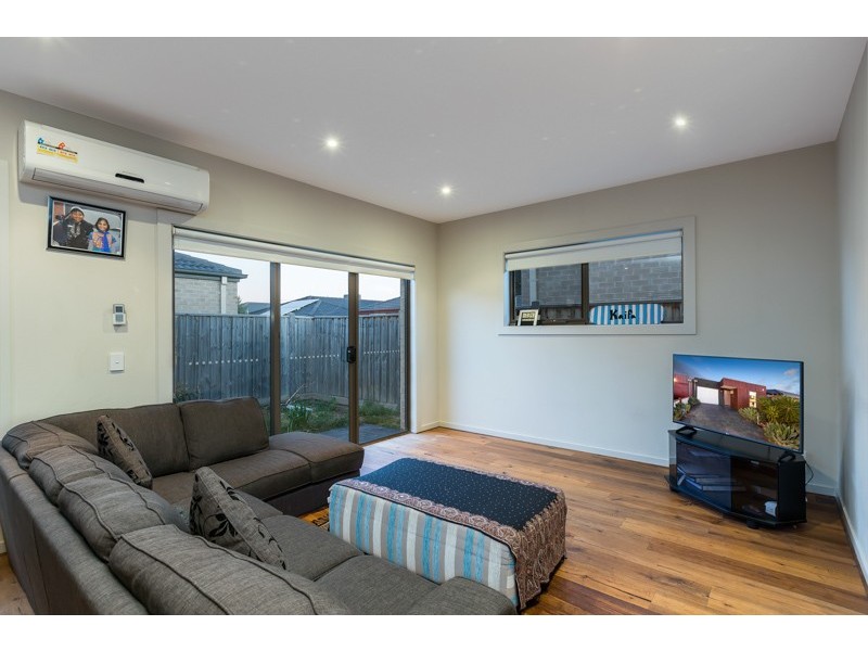10 Ceratta crescent, Tarneit VIC 3029