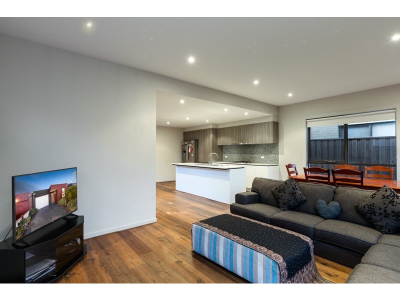 10 Ceratta crescent, Tarneit VIC 3029