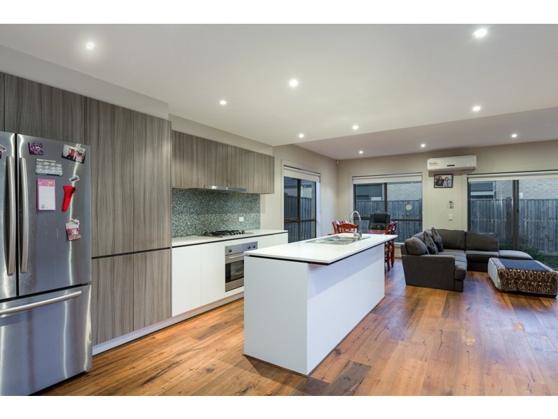 10 Ceratta crescent, Tarneit VIC 3029