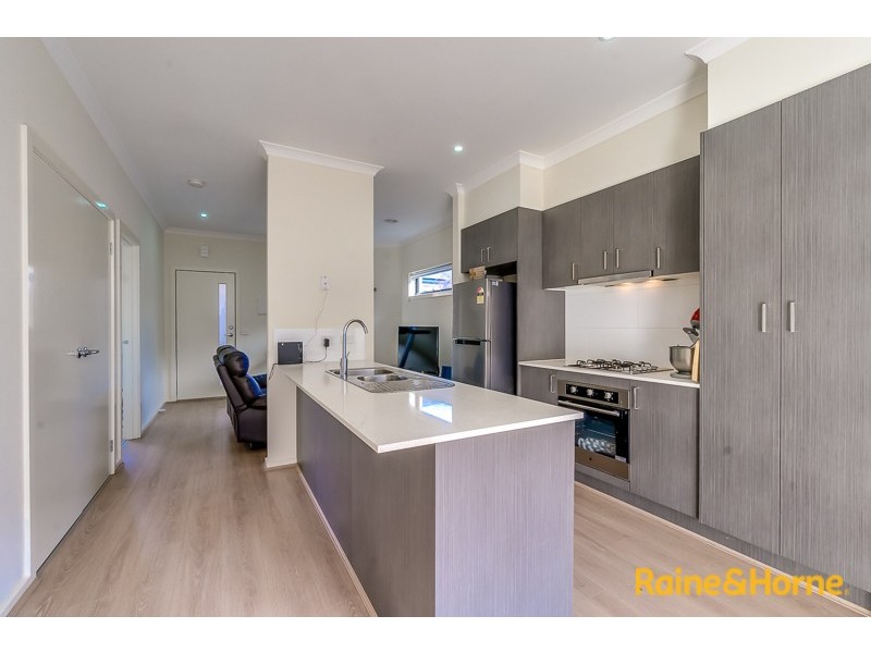 2/20 Lady Penrhyn Drive, Wyndham Vale VIC 3024