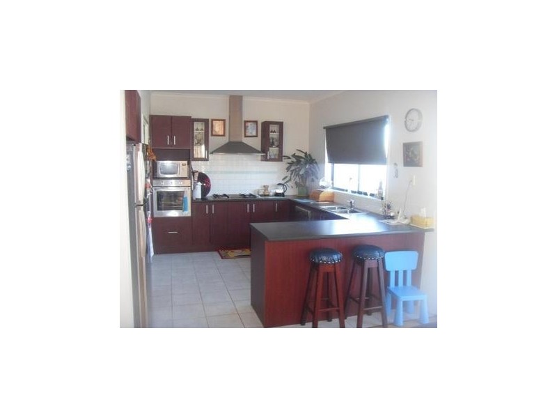 10B Ologhlen Drive, Wyndham Vale VIC 3024