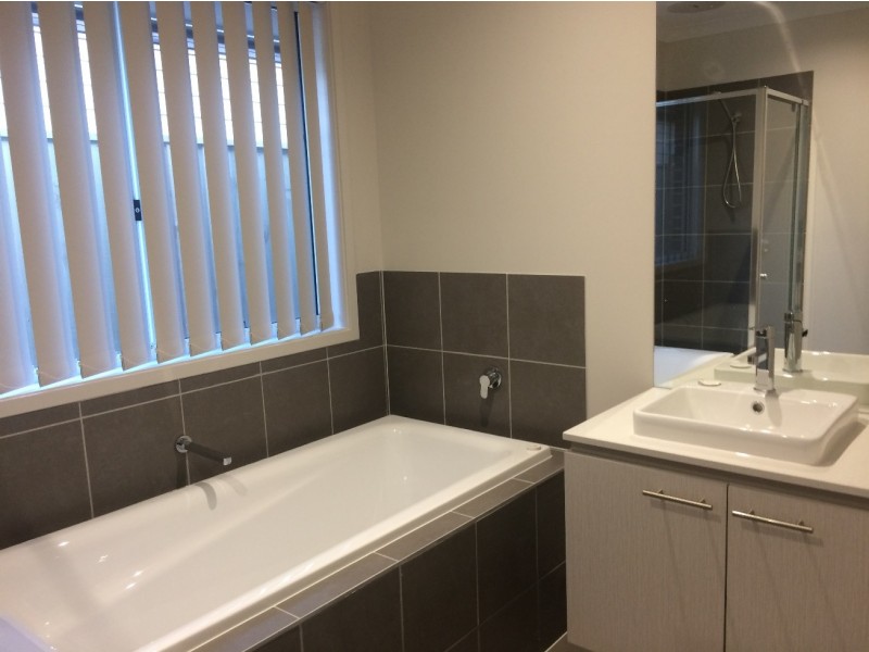 5 Sparkle Way, Tarneit VIC 3029