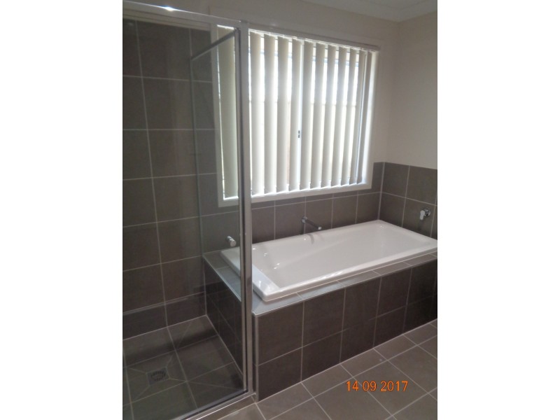 5 Sparkle Way, Tarneit VIC 3029