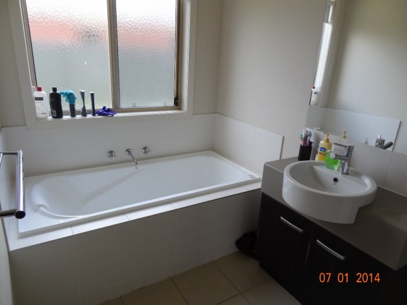 4 Parkwood Court, Deer Park VIC 3023