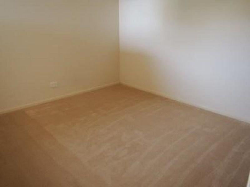 2 39 DIAMOND BOULEVARD, Greensborough VIC 3088