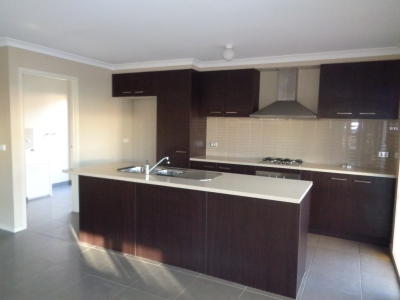 4 Bungalook Street, Wyndham Vale VIC 3024