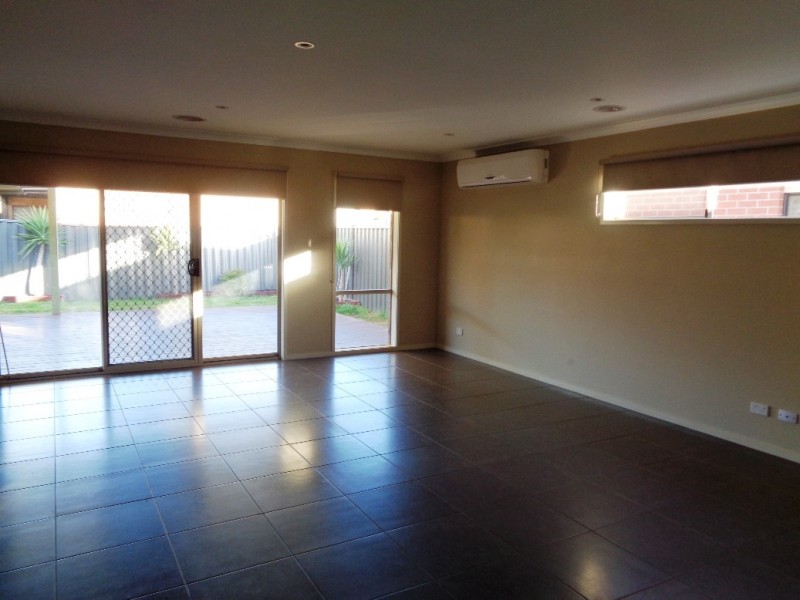 4 Bungalook Street, Wyndham Vale VIC 3024