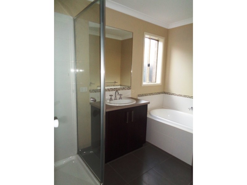 4 Bungalook Street, Wyndham Vale VIC 3024