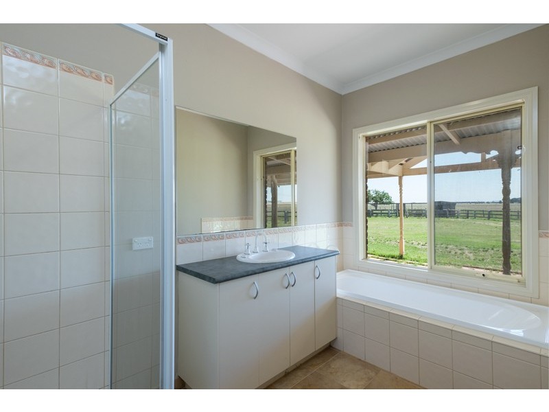 1070 Anakie Road, Lovely Banks VIC 3221