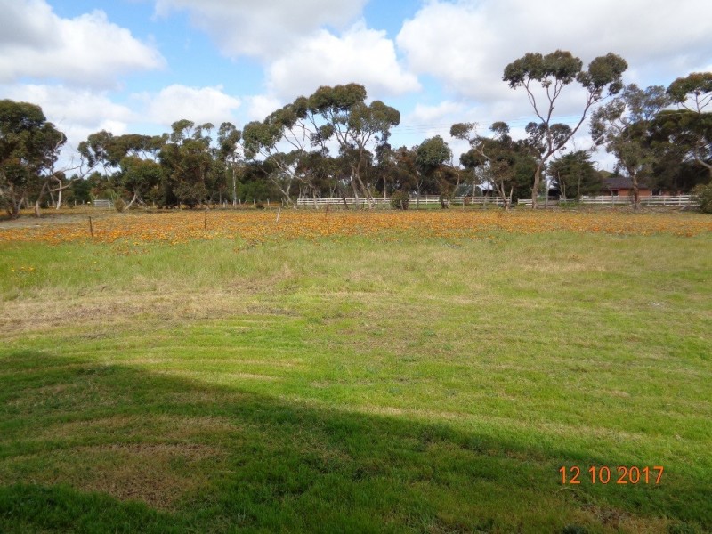 100 Gard Road, Mount Cottrell VIC 3024