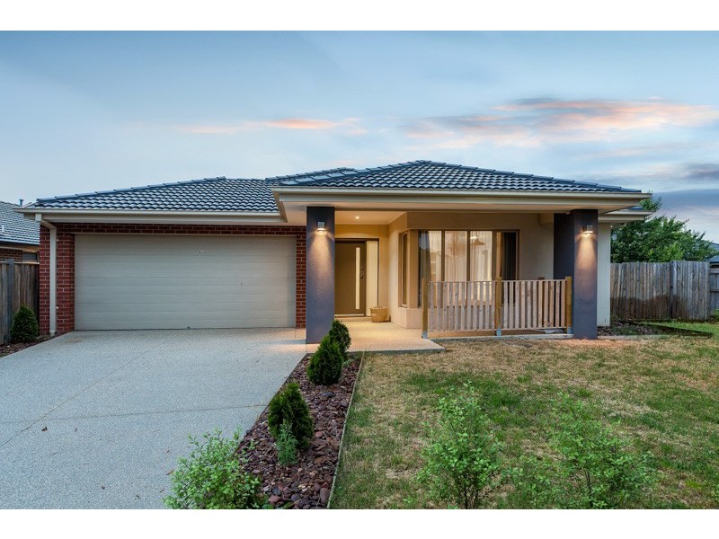 4 MARONG AVENUE, Eynesbury VIC 3338
