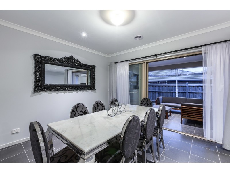 4 MARONG AVENUE, Eynesbury VIC 3338