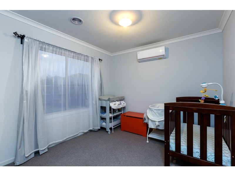 4 MARONG AVENUE, Eynesbury VIC 3338