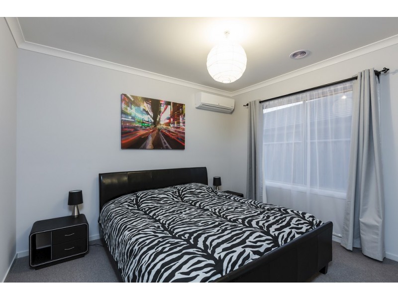 4 MARONG AVENUE, Eynesbury VIC 3338