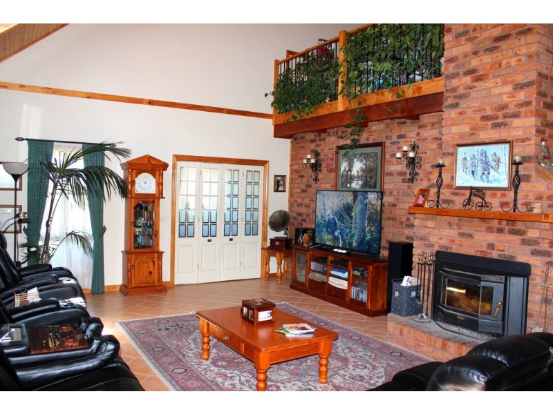 85 DIGGINGS ROAD, Willowmavin VIC 3764