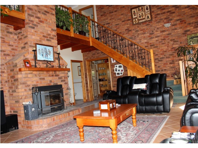 85 DIGGINGS ROAD, Willowmavin VIC 3764