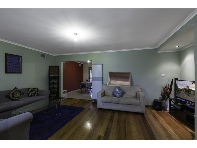 19 Warringa Crescent, Hoppers Crossing VIC 3029