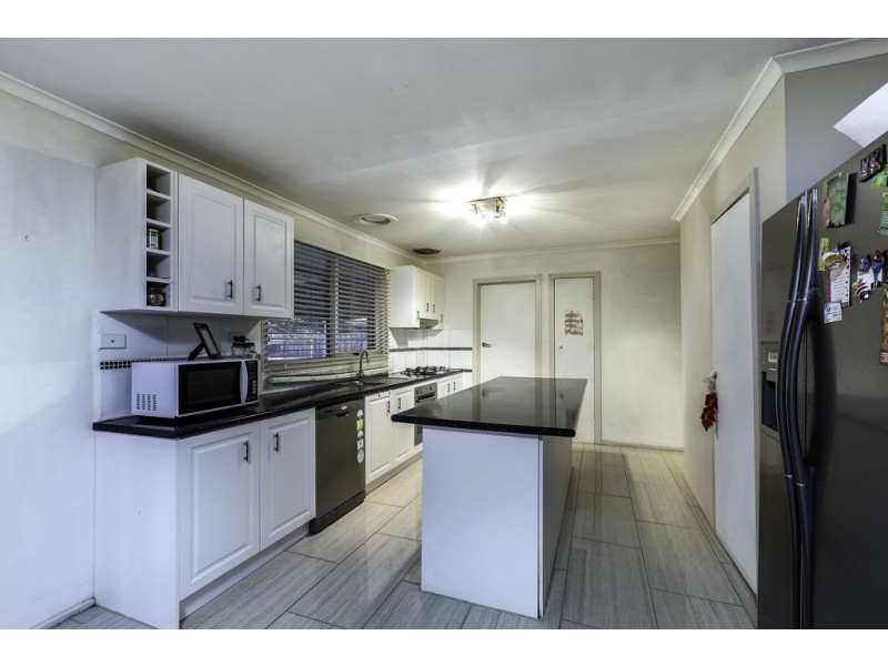 19 Warringa Crescent, Hoppers Crossing VIC 3029