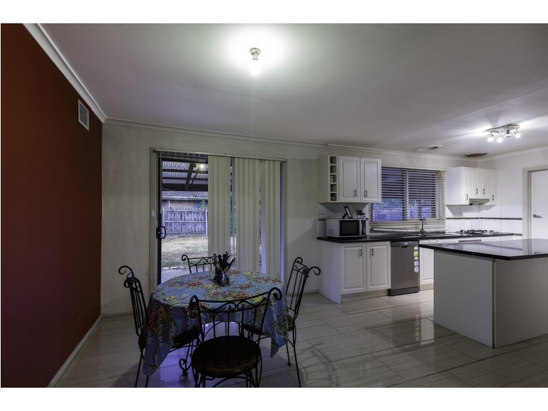 19 Warringa Crescent, Hoppers Crossing VIC 3029