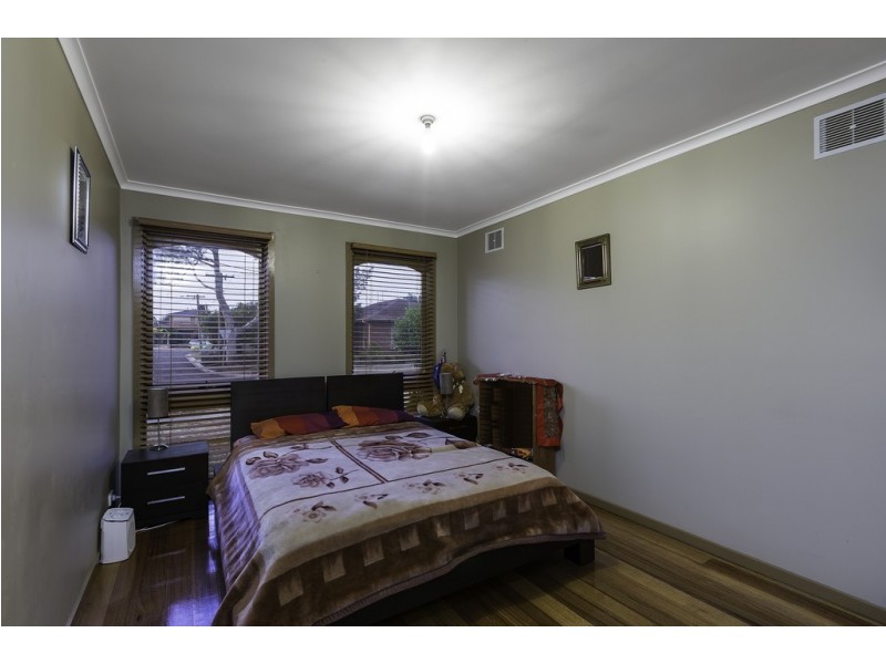 19 Warringa Crescent, Hoppers Crossing VIC 3029