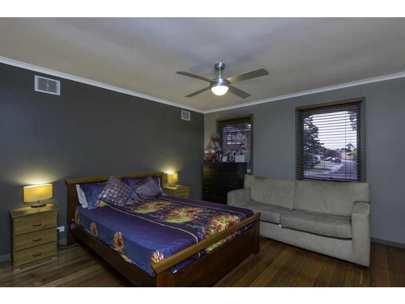 19 Warringa Crescent, Hoppers Crossing VIC 3029