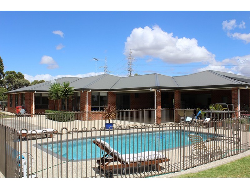110 ELCHO ROAD, Lara VIC 3212