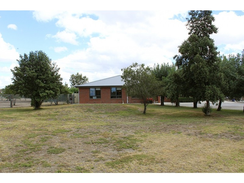 110 ELCHO ROAD, Lara VIC 3212