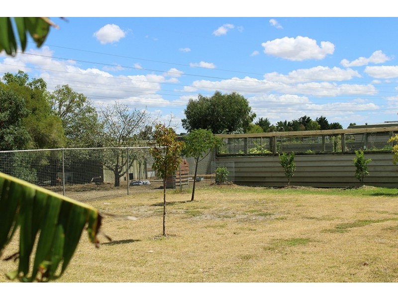 110 ELCHO ROAD, Lara VIC 3212