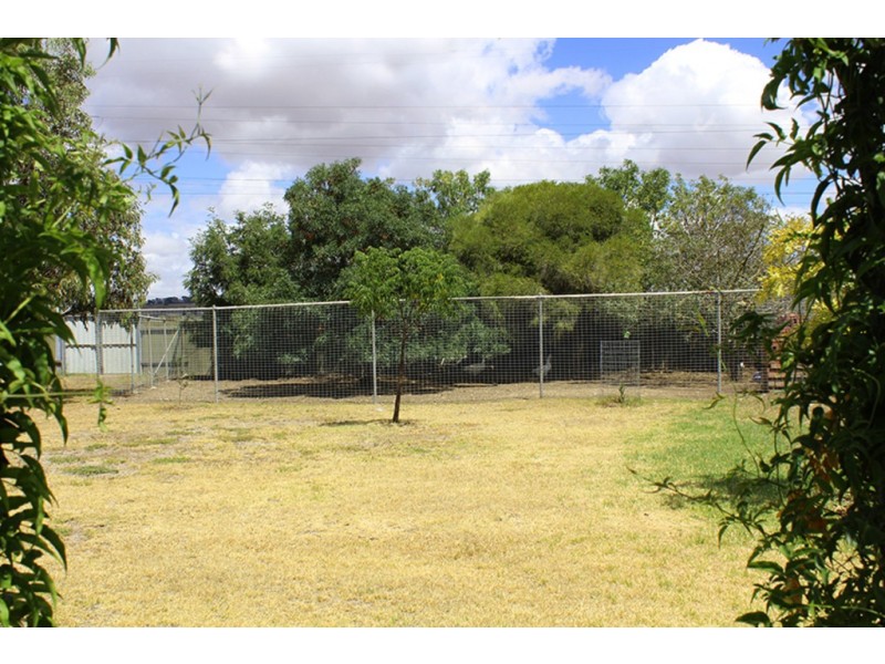 110 ELCHO ROAD, Lara VIC 3212