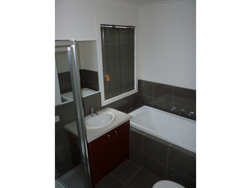 33 Kambah Street, Tarneit VIC 3029