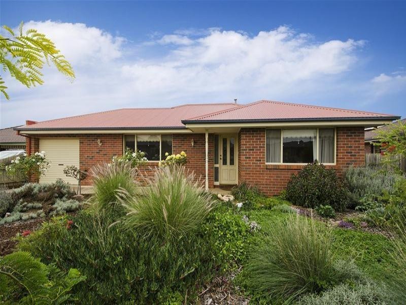 14 Oakwood Crescent, Hoppers Crossing VIC 3029