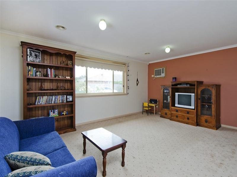 14 Oakwood Crescent, Hoppers Crossing VIC 3029