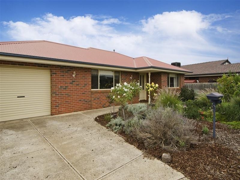 14 Oakwood Crescent, Hoppers Crossing VIC 3029