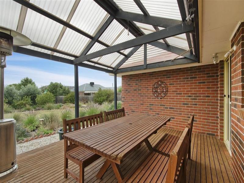 14 Oakwood Crescent, Hoppers Crossing VIC 3029