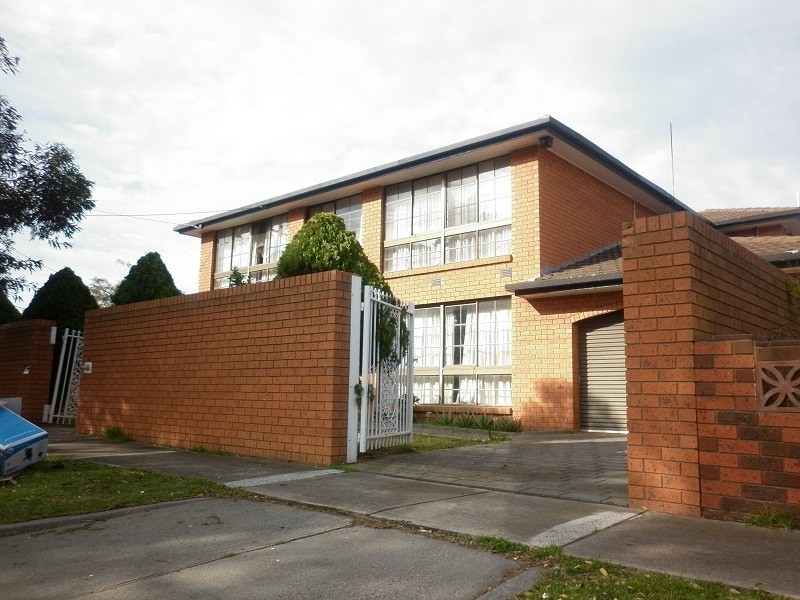 49 Denton Avenue, St Albans VIC 3021