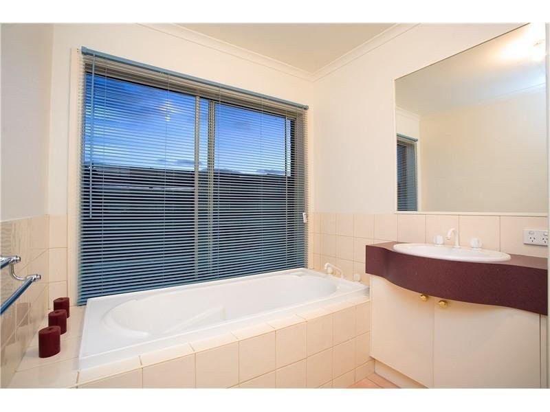 25 Machair Drive, Point Cook VIC 3030