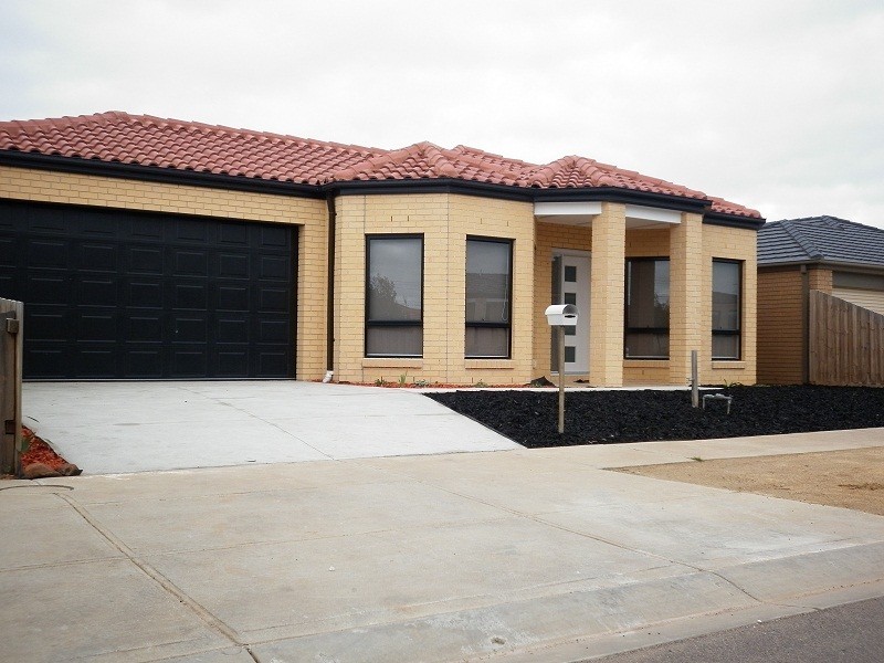 2 Swinburne Court, Truganina VIC 3029