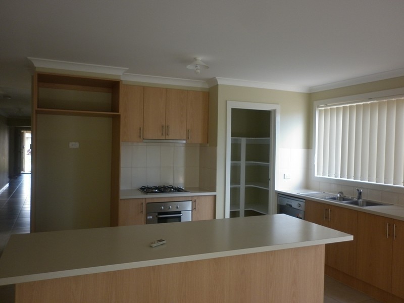 16 Blue Jay Crescent, Tarneit VIC 3029
