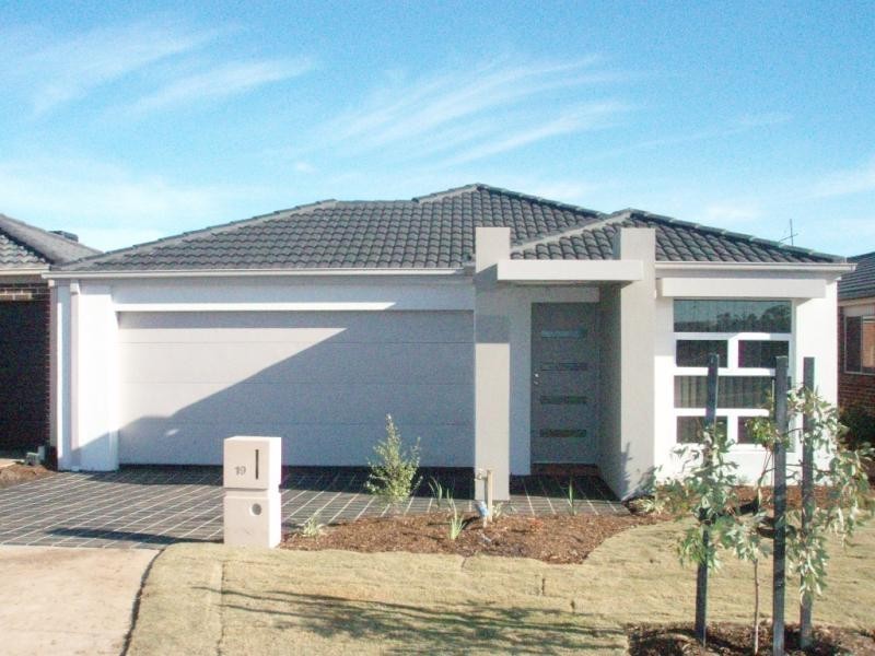 19 Laurence Way, Tarneit VIC 3029