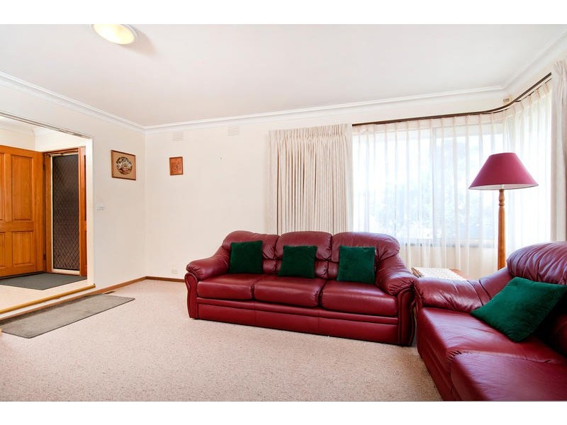 8 Clay Avenue, Hoppers Crossing VIC 3029