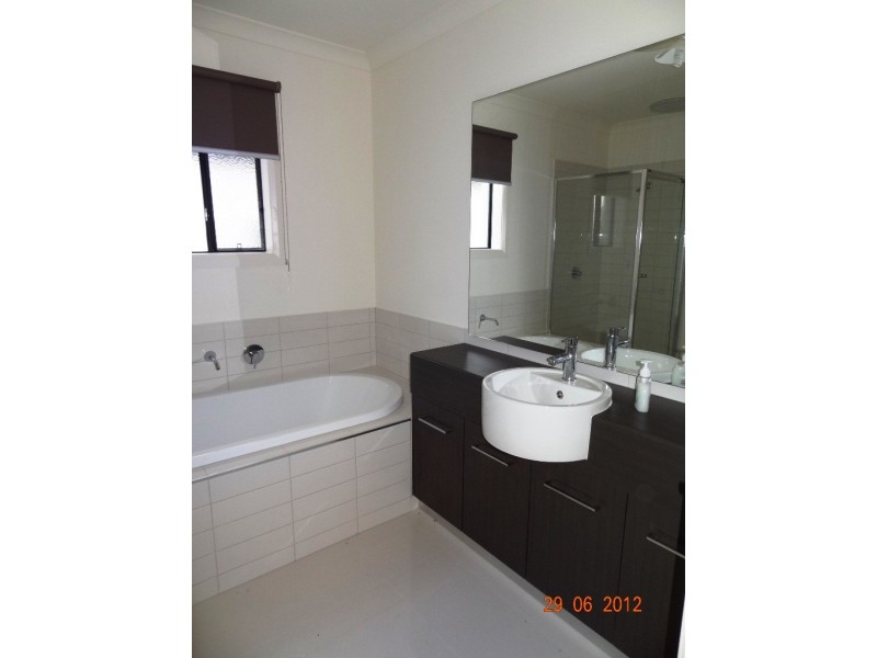 25 Ambleside Avenue, Wyndham Vale VIC 3024