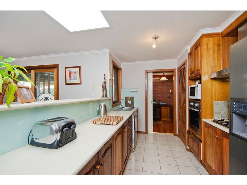 39 Wynarka Drive, Hoppers Crossing VIC 3029