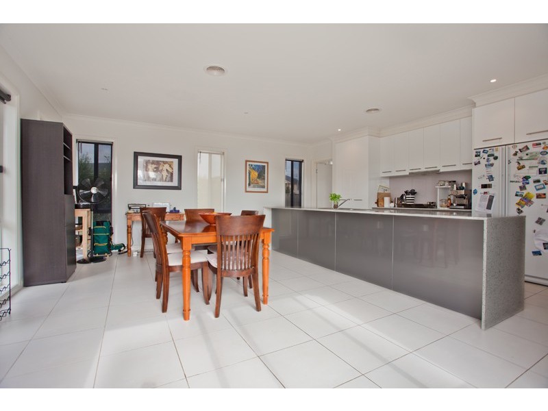67 Vaucluse Boulevard, Sanctuary Lakes VIC 3030