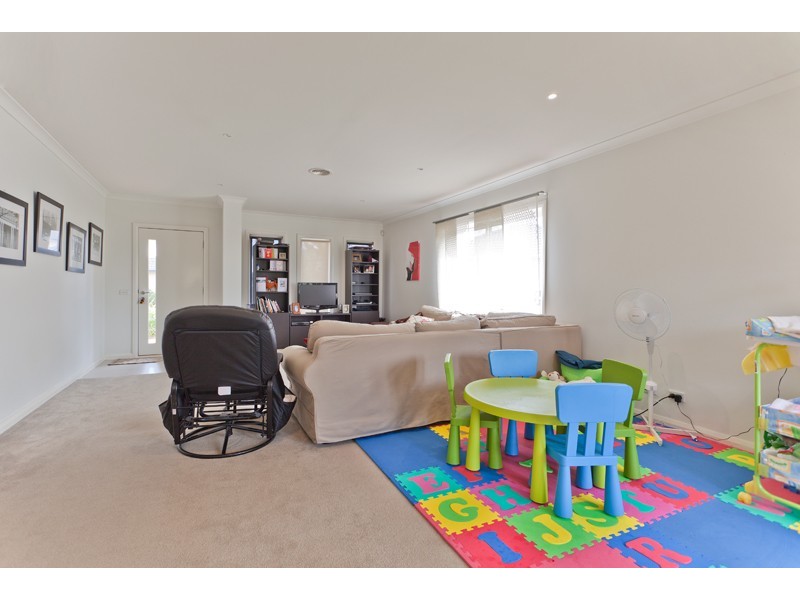 67 Vaucluse Boulevard, Sanctuary Lakes VIC 3030