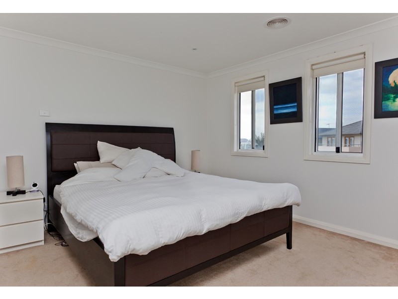 67 Vaucluse Boulevard, Sanctuary Lakes VIC 3030