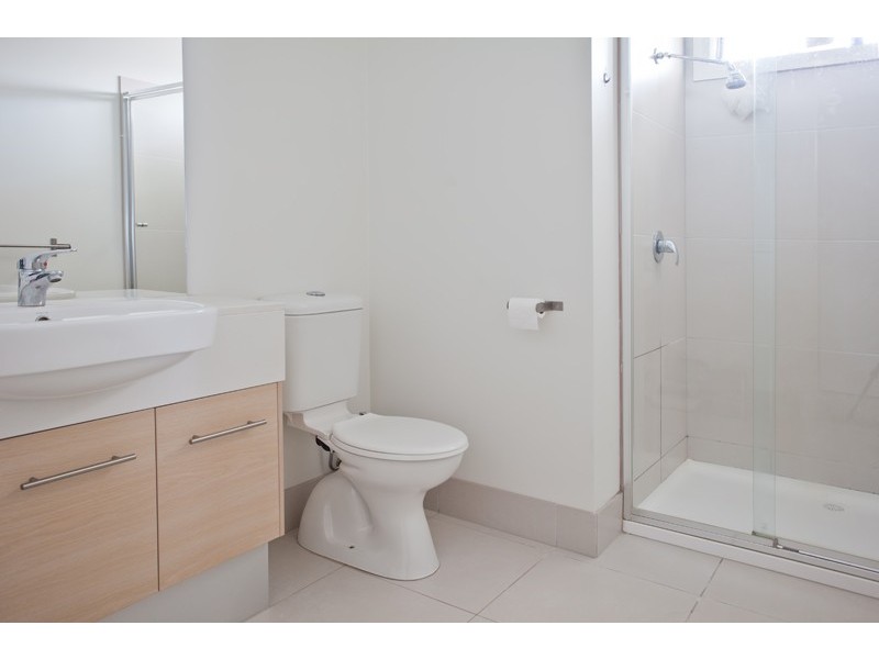 67 Vaucluse Boulevard, Sanctuary Lakes VIC 3030