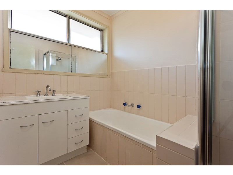 8 Herbert Avenue, Hoppers Crossing VIC 3029